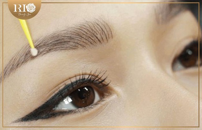 Cách chăm sóc chân mày sau khi điêu khắc Hairstroke