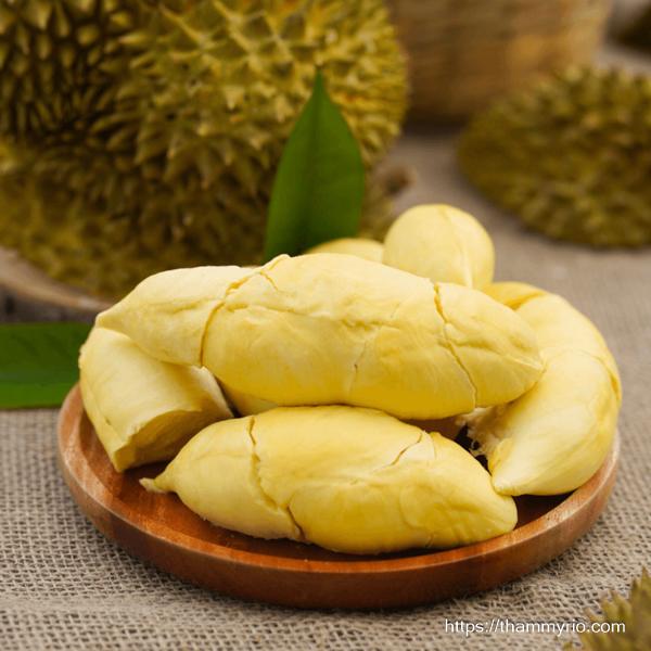 Phun xăm môi kiêng gì để lên màu đẹp chuẩn và đúng cách 6 Mít và sầu riêng có tính nóng và dễ gây kích ứng da.