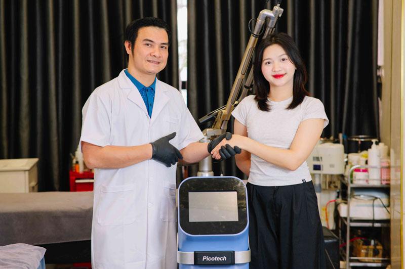 Chuyên gia Trần Mạnh Thắng – Người đào tạo laser cho các bác sĩ thẩm mỹ tại Việt Nam 8 Nếu bạn là bác sĩ, kỹ thuật viên thẩm mỹ mong muốn nâng cao kỹ năng vận hành máy laser xóa xăm, triệt lông hoặc muốn chuyển giao công nghệ laser hiện đại, chuyên gia Trần Mạnh Thắng chính là lựa chọn hàng đầu.