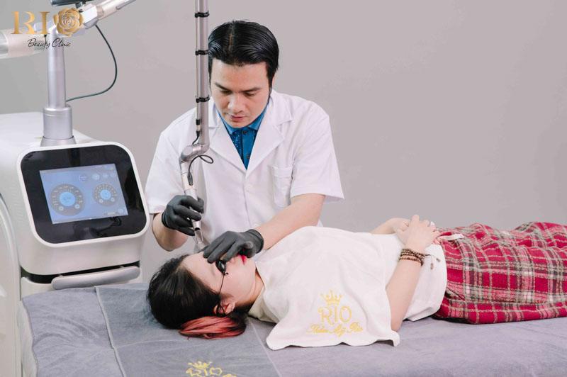 Top giải pháp xóa quầng thâm mắt vĩnh viễn an toàn, hiệu quả 7 Chuyên gia xóa quầng thâm mắt tại Thẩm Mỹ Rio Beauty Clinic
