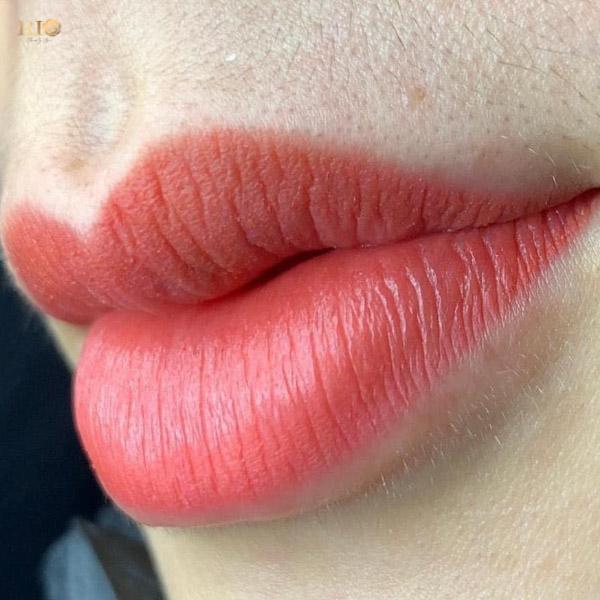 Nhận biết dấu hiệu phun môi thành công và không lên màu 10 Hình ảnh môi sau phun chuẩn màu – dấu hiệu phun môi thành công.