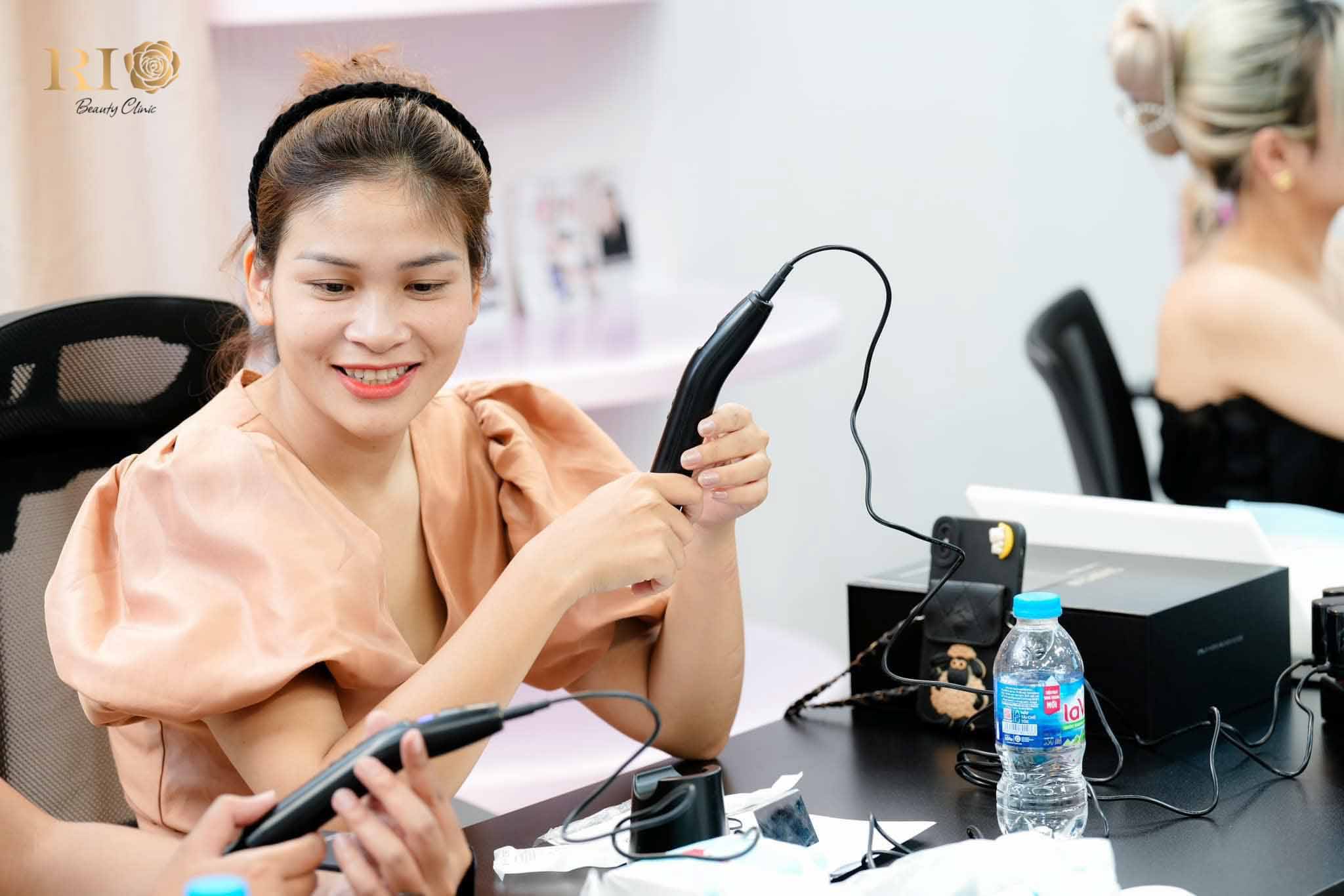 Chuyên gia phun xăm thẩm mỹ Thảo Mely