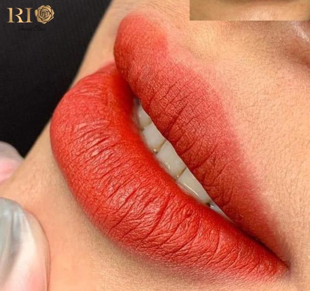 Phun môi màu cam có hợp với bạn không? Các tone môi cam đẹp 9 Hiệu quả phun môi màu cam giúp môi đều màu, sáng khỏe và căng bóng tự nhiên.