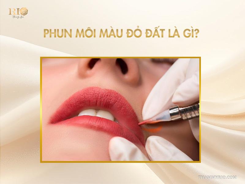 Phun môi màu đỏ đất 2026 - Tông màu không thể rời mắt! 2 Phun môi màu đỏ đất là gì?
