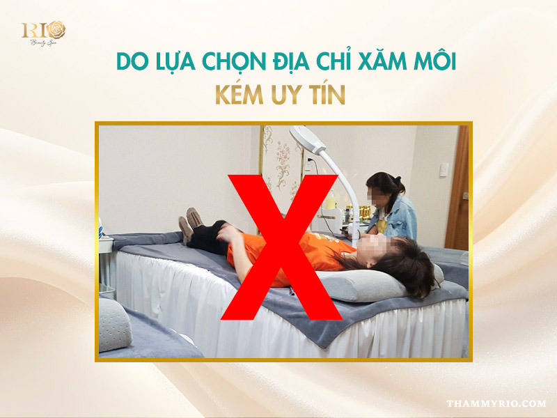 Kỹ thuật tay nghề yếu khiến màu bám không đồng đều trên toàn bộ môi.