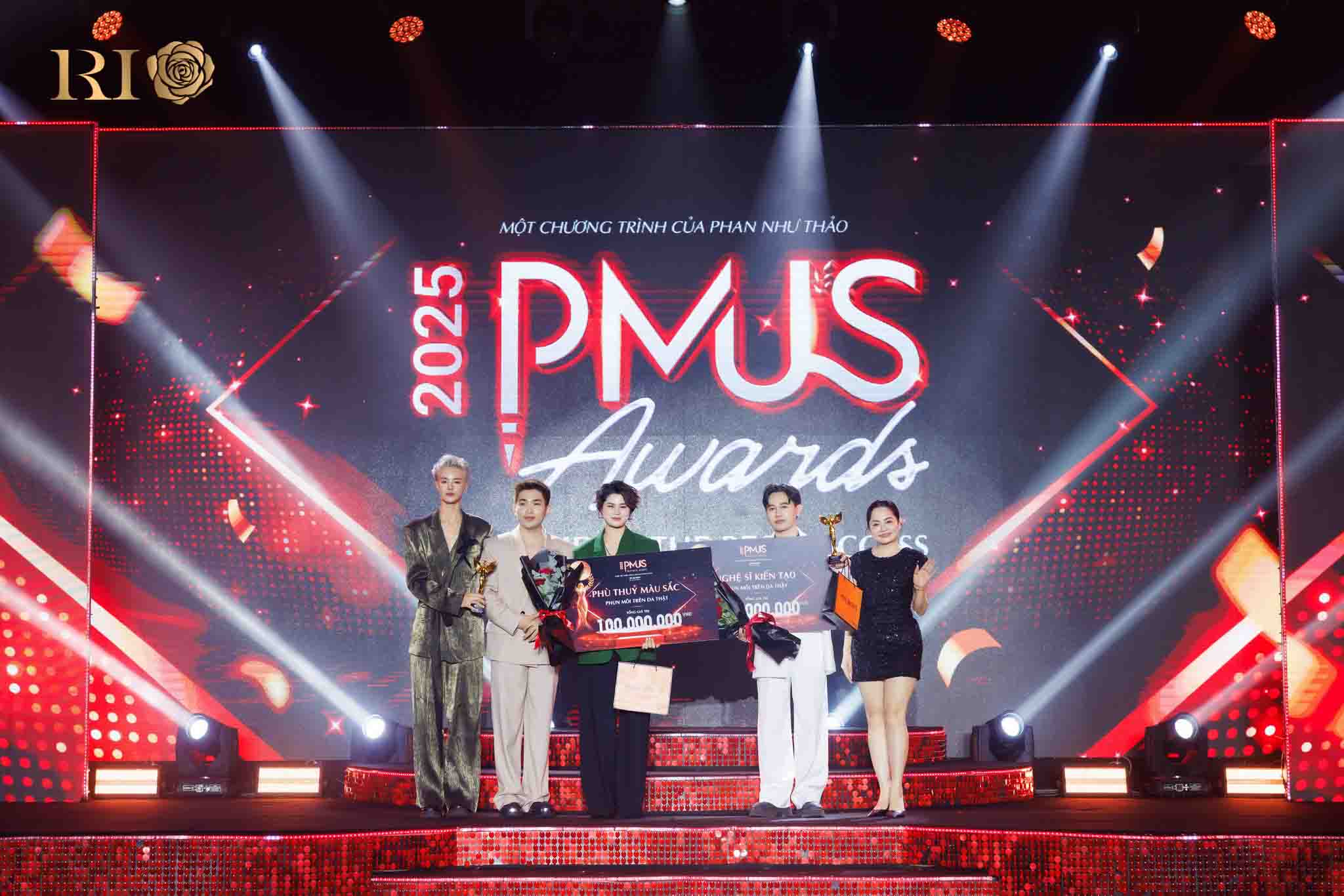 Master Nguyễn Ngân: Chuyên gia phun xăm hàng đầu & giám khảo ASIA PMU 3 Master Artist Nguyễn Ngân đạt nhiều giải thưởng trong các cuộc thi lớn trong và ngoài nước