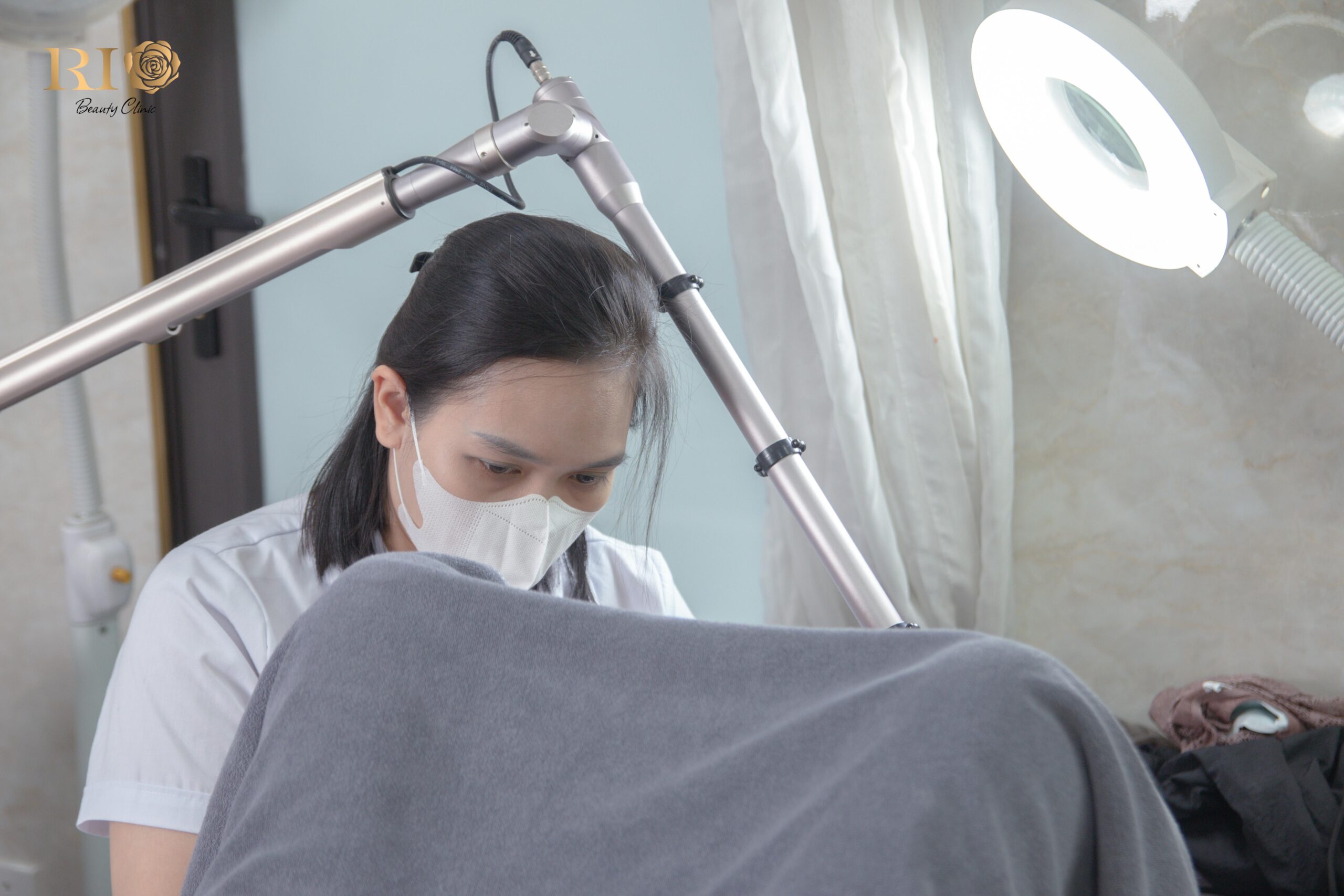 Artist Grand Master Pham Thanh Tam: CEO, Aesthetic Innovator, and International Judge 4 CEO Pham Thanh Tam, Aesthetic Dermatology Expert specializing in Laser Tattoo Removal, Areola Pinkening, and Bikini Whitening