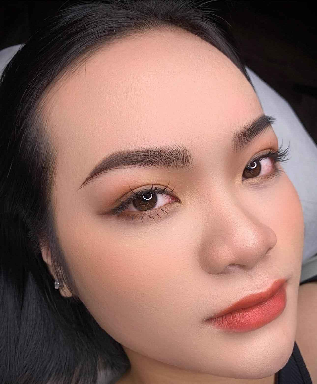 Artist Master Nguyen Ngan: Top 1 PMU, Judge and Mentor 6 Artist Master winning Runner-up at Master Seoul Cup 2022 for both Lip Tattoo and Hairstroke Ombre Combination brows