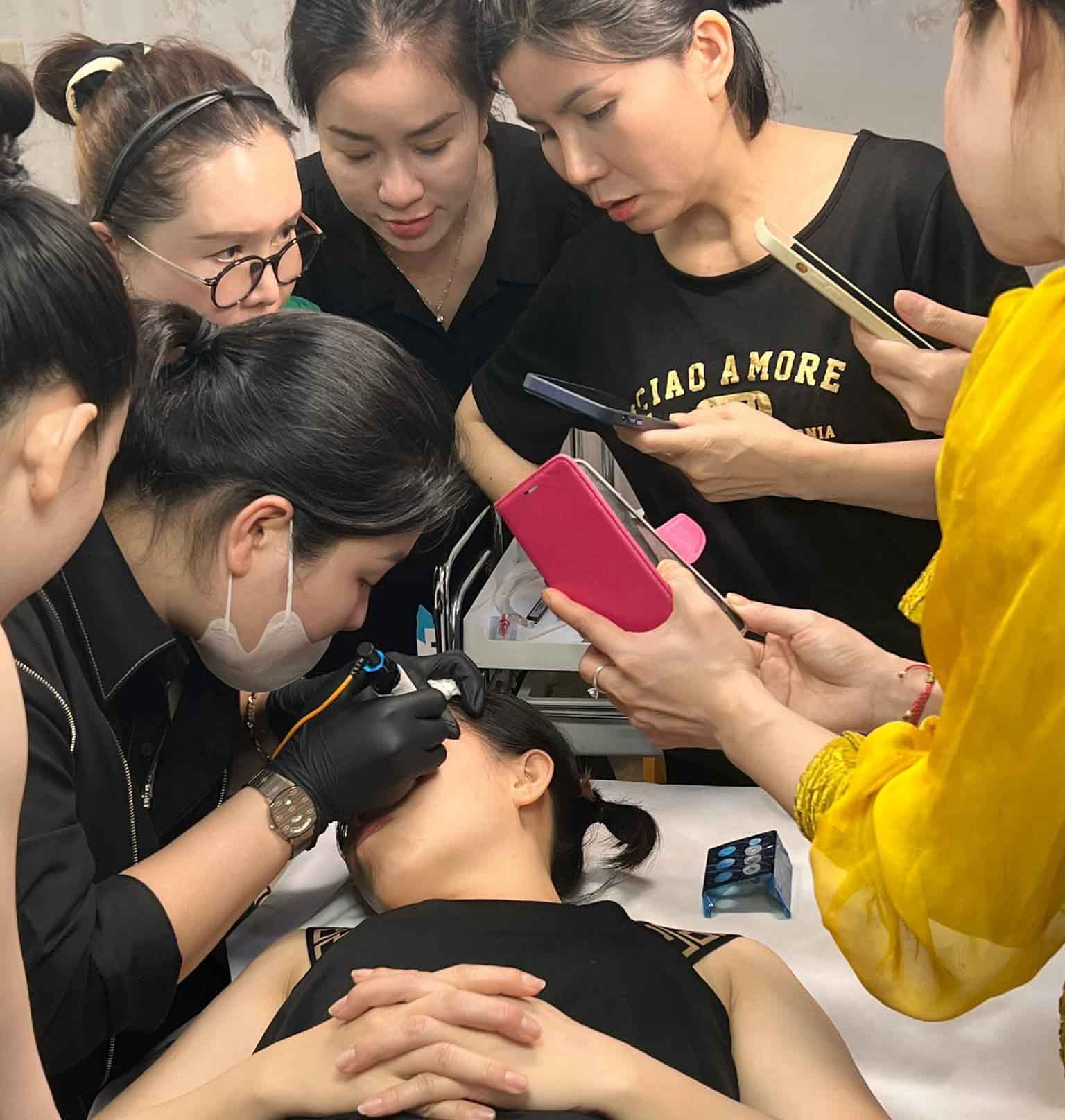 Artist Master Nguyen Ngan: Top 1 PMU, Judge and Mentor 8 Artist Master prioritizing heartfelt training and professional ethics in PMU mentorship and education