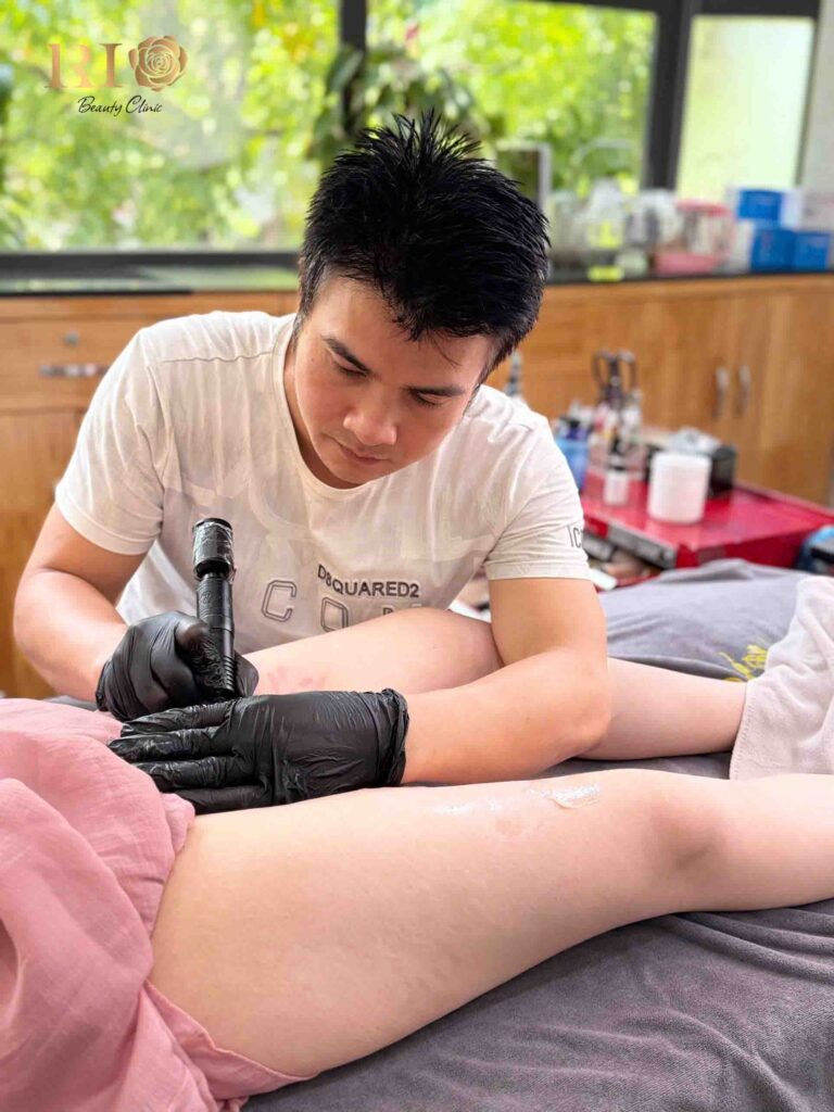 Expert Tran Manh Thang (Master Artist Trieu Viet Anh) 1 Tran Manh Thang (Trieu Viet Anh): A portrait of a veteran of the Vietnamese aesthetics industry.