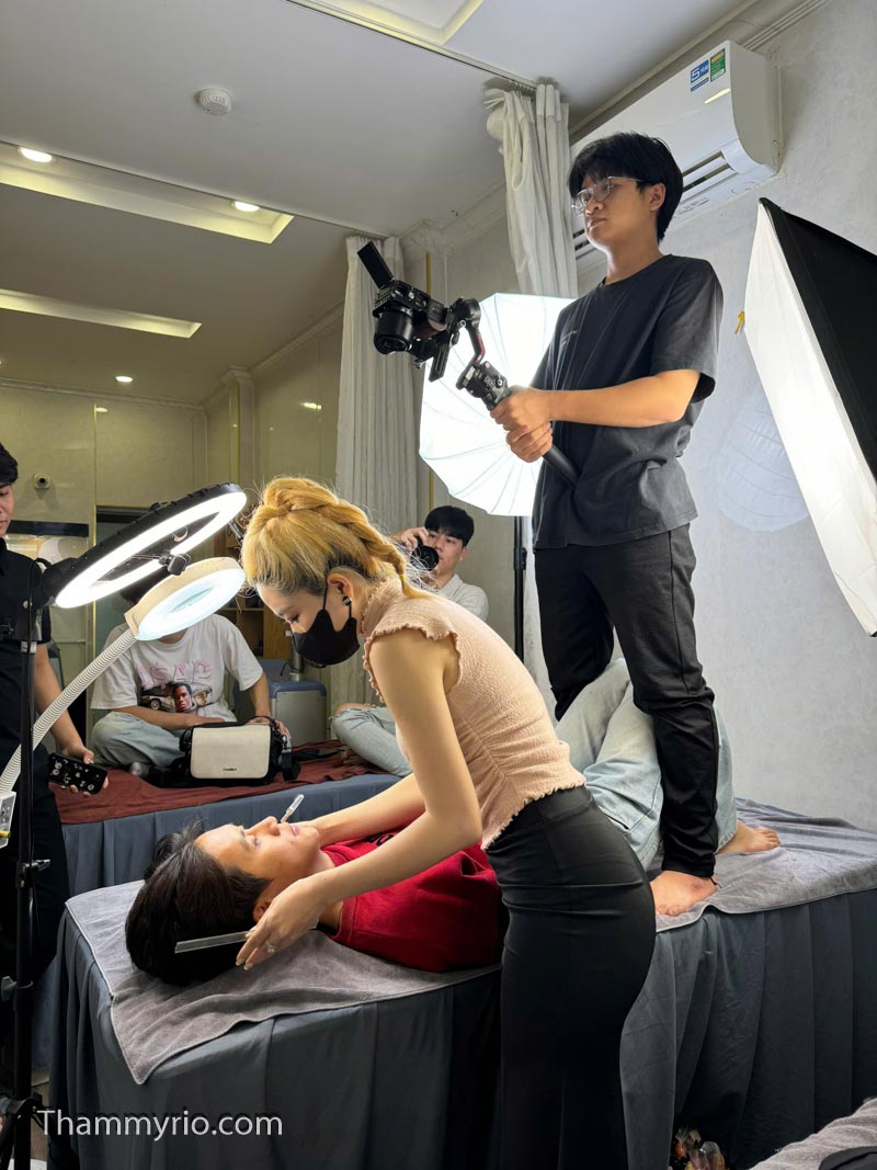 Artist Master showcasing her dedicated craftsmanship and passionate PMU process by filming professional aesthetic videos