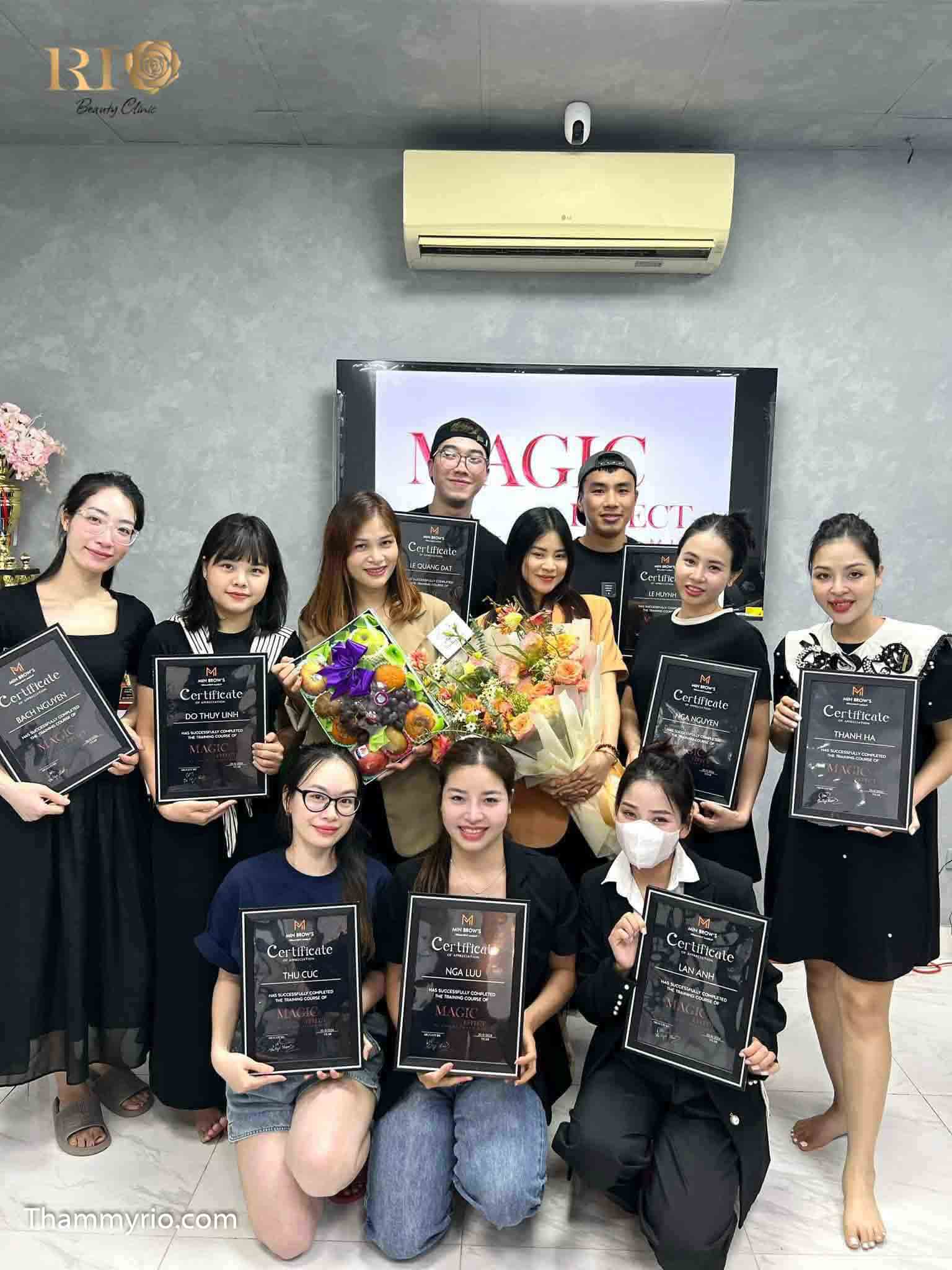 Artist Master Mely Thao: The Global PMU Educator and Master Artisan 16 Artist Master Mely Thao teaching a large class of PMU students and future artists at Rio Beauty Clinic Academy