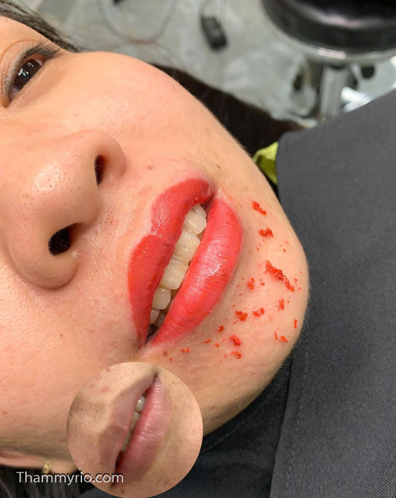 Expert Tran Manh Thang (Master Artist Trieu Viet Anh) 5 The lip color applied by expert tattoo artist Tran Manh Thang peels off beautifully and naturally, with minimal damage.