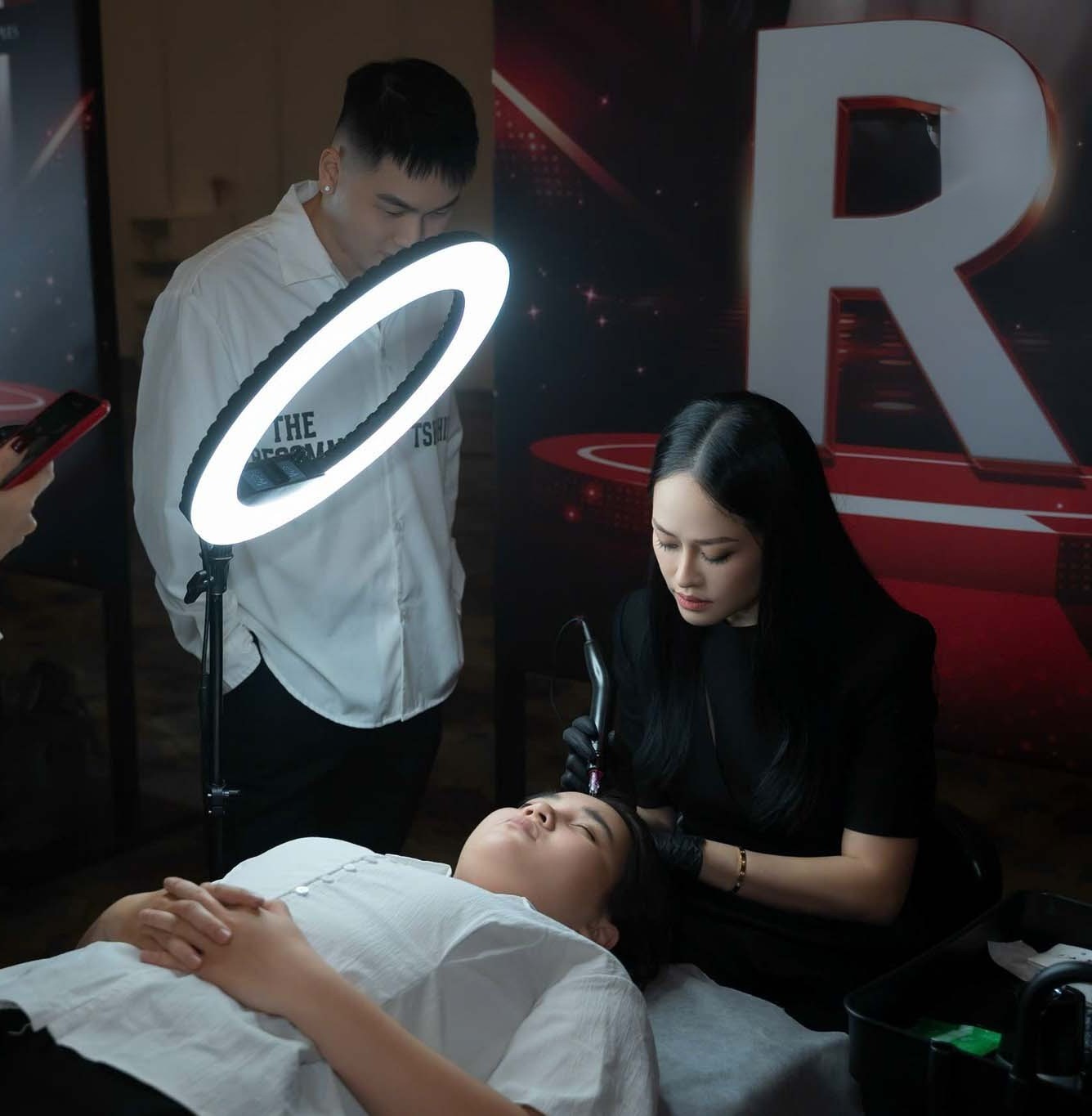 Phun xăm thẩm mỹ là gì ?Hiểu về ngành phun xăm thẩm mỹ tại Việt Nam