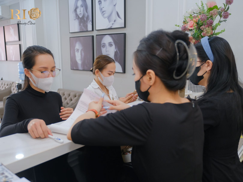 Seamless Communication for Your Brow Feathering Experience.