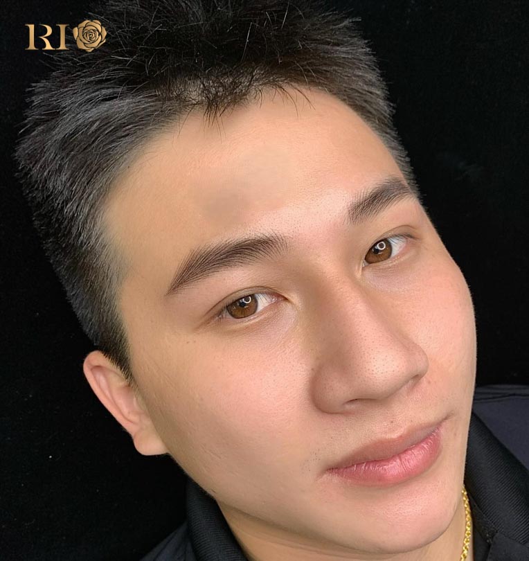 Perfectly defined eyebrow feathering tattoo for men at Rio Beauty Clinic.