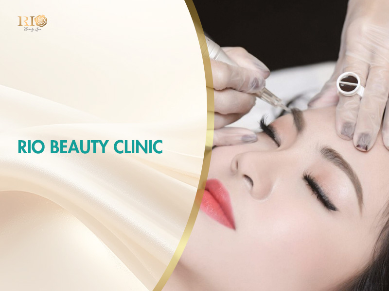 professional artist performing microblading touch up near me for client