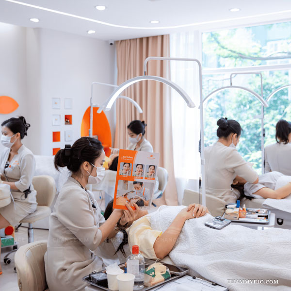 Professional microblading hairline near me in Hanoi at Chance Kim aesthetic center with modern equipment.