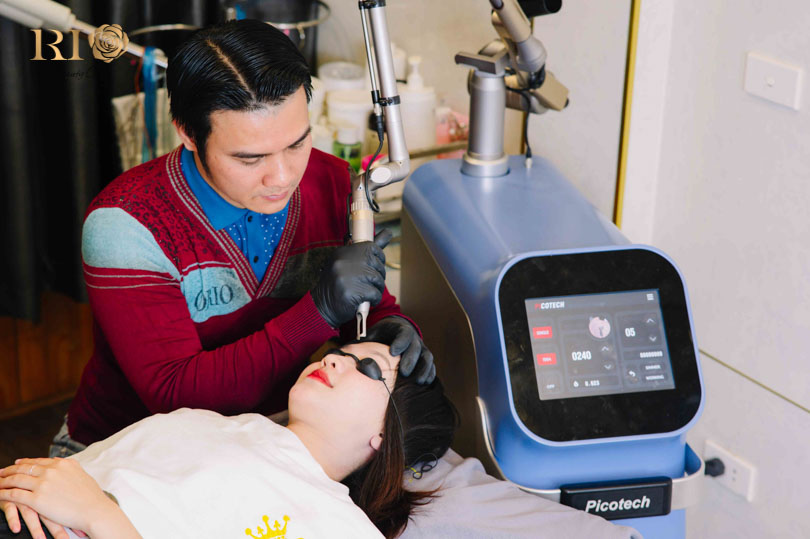 Specialized tattoo removal treatment for multi-colored ink using Ruby Laser and Picotech Advance at Rio Beauty Clinic.
