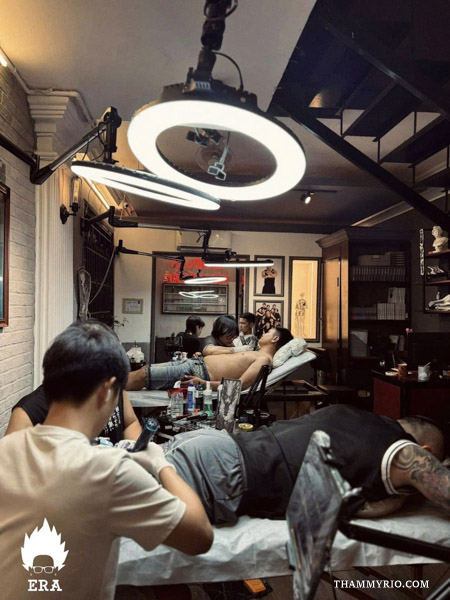 Professional studio space for scar camouflage tattoo near me in Hanoi at Era Tattoo.