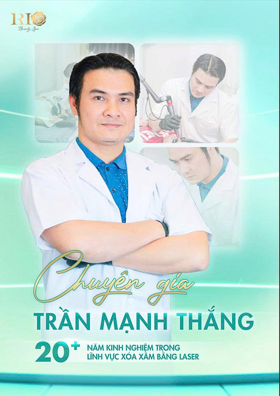 Expert Tran Manh Thang, the leading laser aesthetic master in Vietnam, training nationwide doctors and clinic owners.