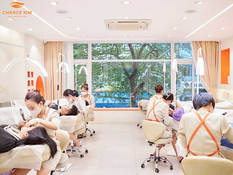Professional technicians at Chance Kim performing beauty treatments and permanent makeup removal near me in Hanoi.