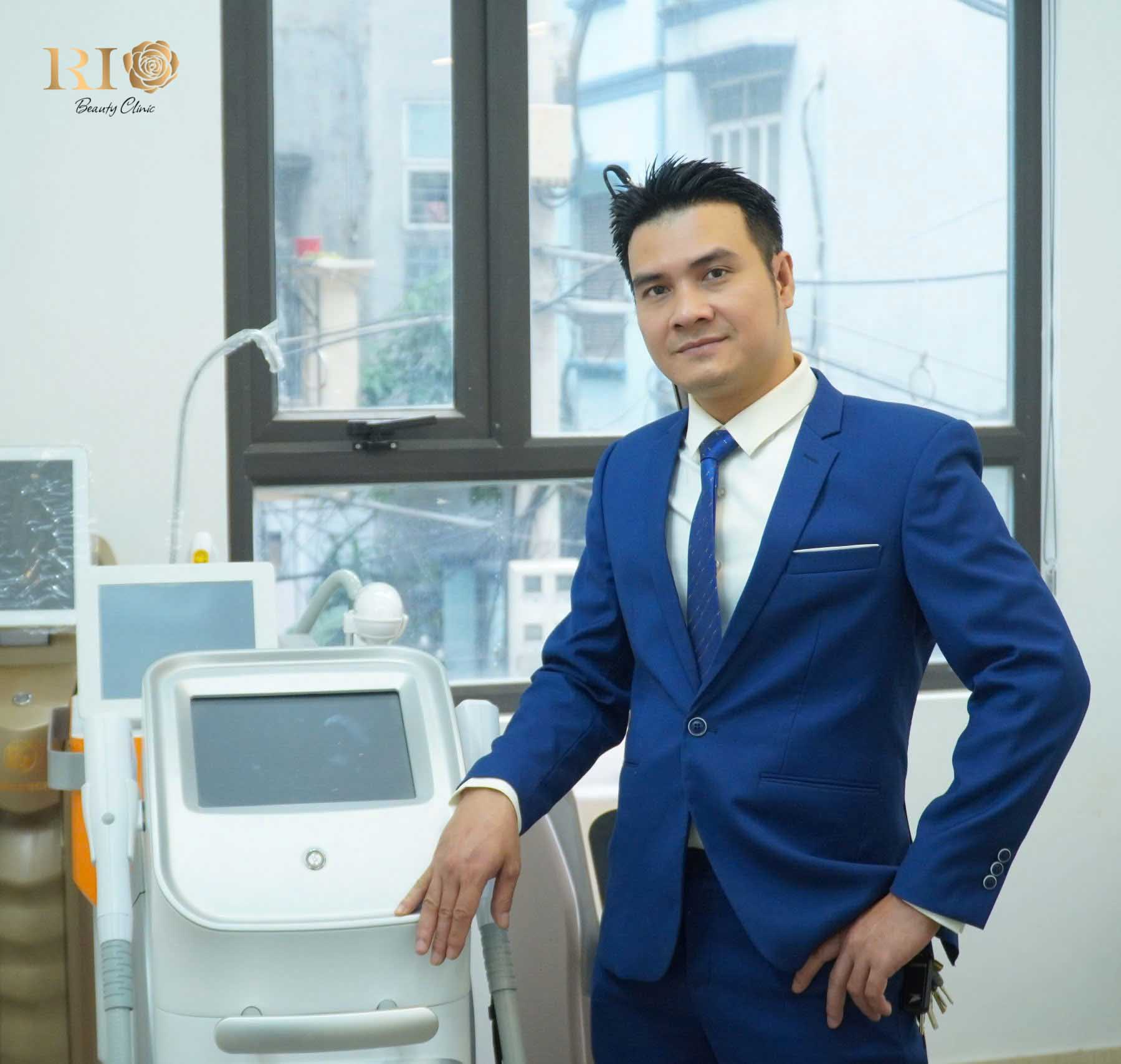Chuyên gia laser Trần Mạnh Thắng - Giám đốc Erutech Việt Nam, người đào tạo và chuyển giao công nghệ làm đẹp hàng đầu.