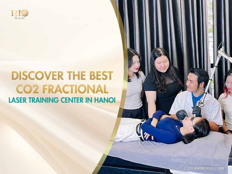 Professional instructor guiding students at the best CO2 fractional laser training center in Hanoi.