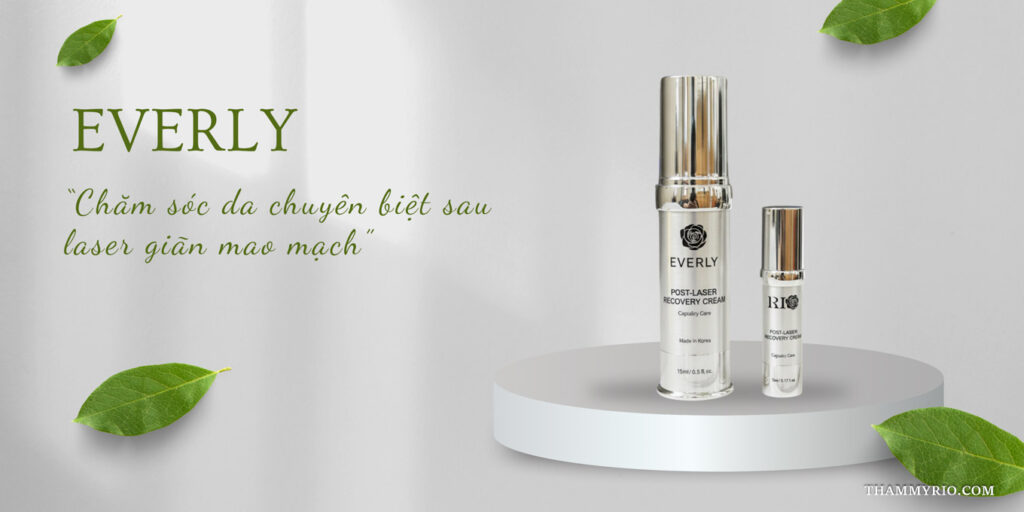 Bộ sản phẩm Everly sau laser giãn mao mạch gồm chai 15ml và tuýp mini đặt trên bục tròn