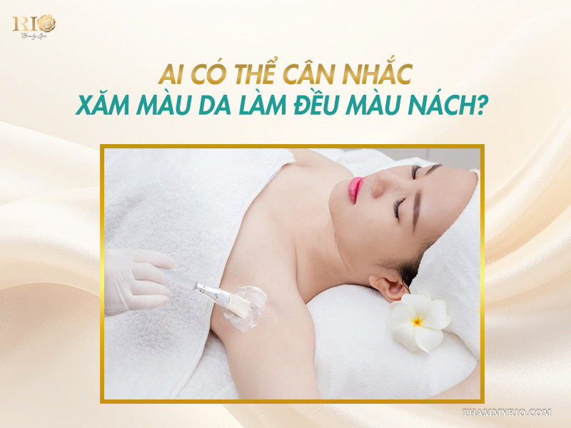 Khách hàng thư giãn chuẩn bị thực hiện xăm màu da khử thâm nách làm sáng đều màu da