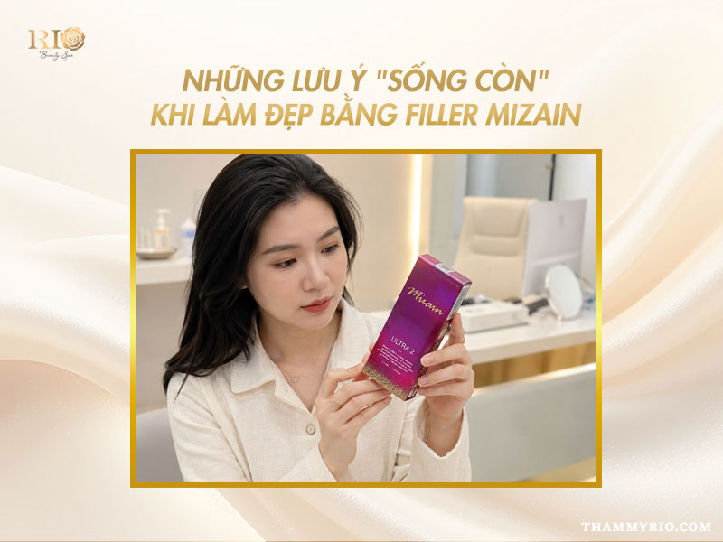 Khách hàng kiểm tra sản phẩm Ultra 2 để xem filler Mizain có tốt không.